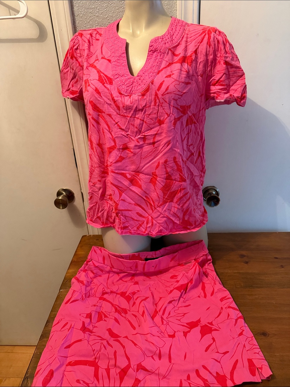 Rafaella Pink and Red Tropical Print Shirt - med and skort -small  with pockets